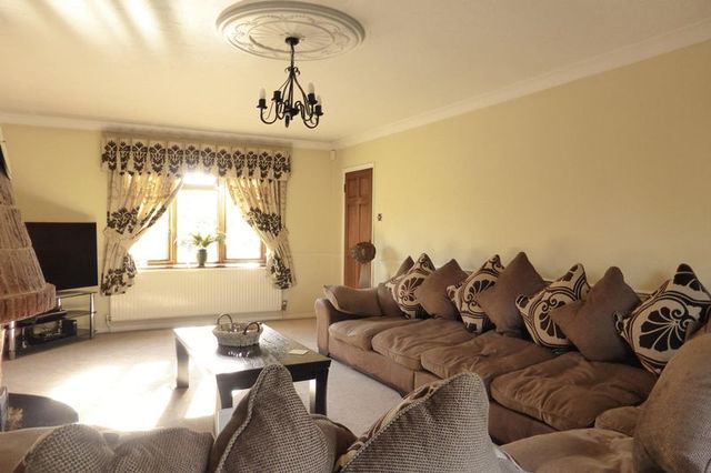  Image of 5 bedroom Detached house for sale in Church Road Emneth Wisbech PE14 at Church Road Emneth Wisbech, PE14 8AF