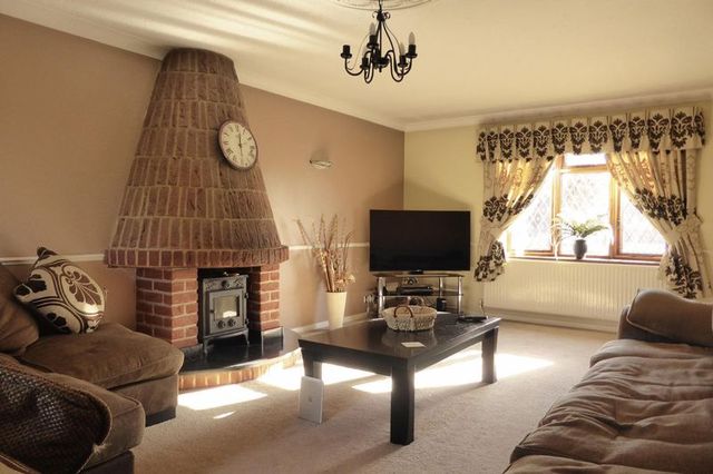  Image of 5 bedroom Detached house for sale in Church Road Emneth Wisbech PE14 at Church Road Emneth Wisbech, PE14 8AF