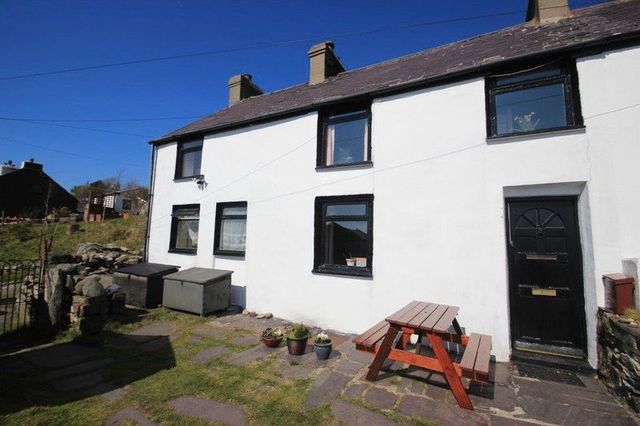  Image of 4 bedroom Terraced house for sale in Blue Bell Talysarn Caernarfon LL54 at Blue Bell  Caernarfon, LL54 6LG