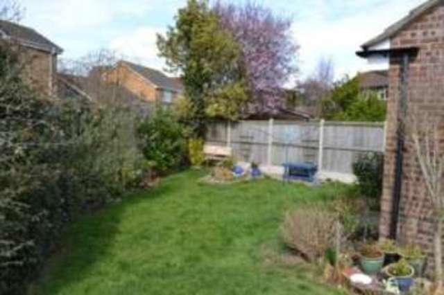  Image of 2 bedroom Bungalow for sale in Dixon Avenue Clacton-on-Sea CO16 at Clacton-On-Sea Essex Little Clacton, CO16 8FU