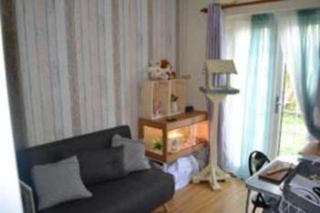  Image of 2 bedroom Bungalow for sale in Dixon Avenue Clacton-on-Sea CO16 at Clacton-On-Sea Essex Little Clacton, CO16 8FU