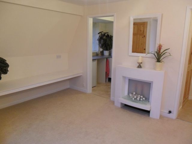 Image of 1 bedroom Flat for sale in Clarence Road Sutton Coldfield B74 at Clarence Road Four Oaks Sutton Coldfield, B74 4LP