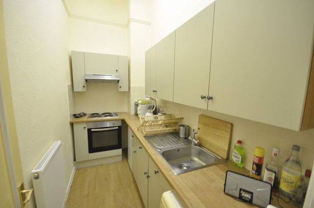  Image of 1 bedroom Flat to rent in Clarence Square Cheltenham GL50 at Clarence Square  Cheltenham, GL50 4JN