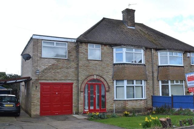  Image of 4 bedroom Semi-Detached house for sale in Claythorne Drive Gainsborough DN21 at Claythorne Drive  Gainsborough, DN21 1TZ
