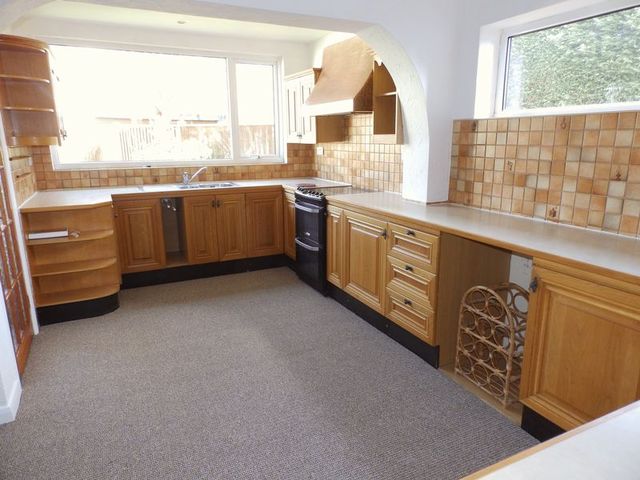  Image of 4 bedroom Detached house for sale in Cliff Avenue Gorleston Great Yarmouth NR31 at Cliff Avenue Gorleston Great Yarmouth, NR31 6EQ