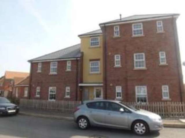  Image of 2 bedroom Flat for sale in Clivedon Way Aylesbury HP19 at Aylesbury Buckinghamshire Vale, HP19 9AL