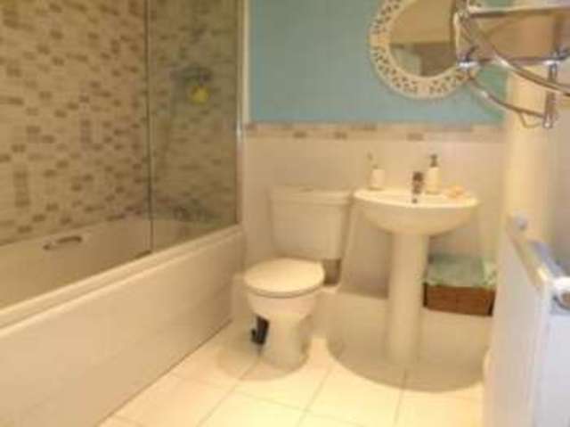  Image of 2 bedroom Flat for sale in Clivedon Way Aylesbury HP19 at Aylesbury Buckinghamshire Vale, HP19 9AL