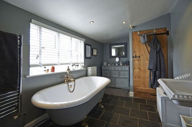  Image of 4 bedroom Detached house for sale in Mamble Road Clows Top Kidderminster DY14 at Mamble Road Clows Top Kidderminster, DY14 9HX
