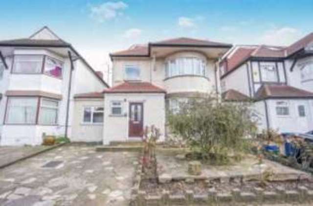  Image of 4 bedroom Semi-Detached house for sale in Colindeep Gardens London NW4 at London  Hendon, NW4 4RU
