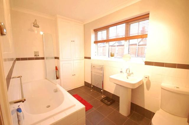  Image of 2 bedroom Property to rent in Collis Street Reading RG2 at Collis Street Reading Reading, RG2 0AE