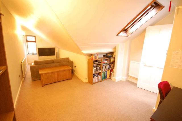 Image of 2 bedroom Property to rent in Collis Street Reading RG2 at Collis Street Reading Reading, RG2 0AE