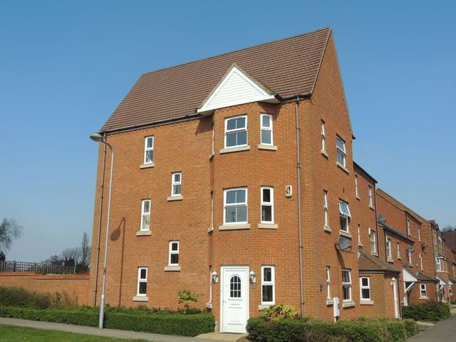  Image of 3 bedroom Detached house for sale in Colossus Way Bletchley Milton Keynes MK3 at Colossus Way Bletchley Milton Keynes, MK3 6GU