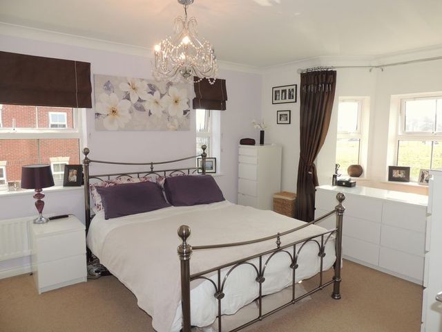  Image of 3 bedroom Detached house for sale in Colossus Way Bletchley Milton Keynes MK3 at Colossus Way Bletchley Milton Keynes, MK3 6GU