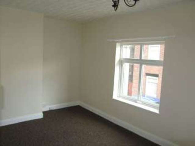  Image of 2 bedroom Flat to rent in Congleton Road Biddulph Stoke-on-Trent ST8 at Congleton Road  Stoke on Trent, ST8 6DY