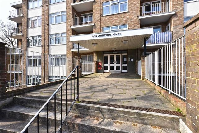  Image of 1 bedroom Property to rent in Holland Road Hove BN3 at Coniston Court Hove Hove, BN3 1JU