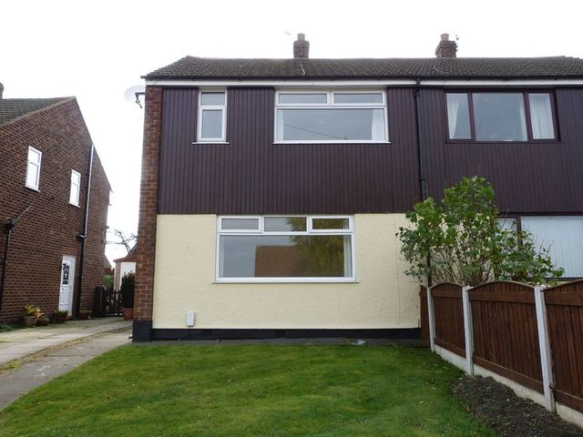  Image of 2 bedroom Semi-Detached house to rent in Copeland Road Warrington WA4 at Copeland Road  Warrington, WA4 6DF