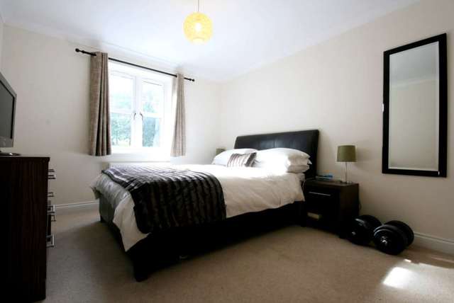  Image of 2 bedroom Apartment for sale in Cotterells Hemel Hempstead HP1 at Cotterells  Hemel Hempstead, HP1 1JW