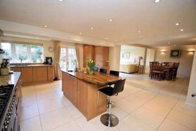  Image of 5 bedroom Detached house for sale in Goffs Hill Crays Pond Reading RG8 at Crays Pond  Reading, RG8 7QD