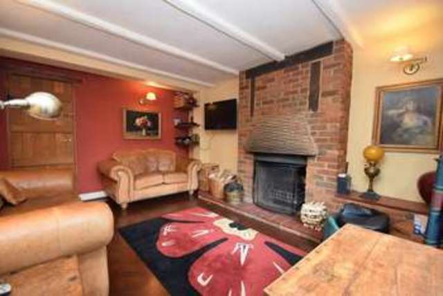  Image of 5 bedroom Detached house for sale in Goffs Hill Crays Pond Reading RG8 at Crays Pond  Reading, RG8 7QD
