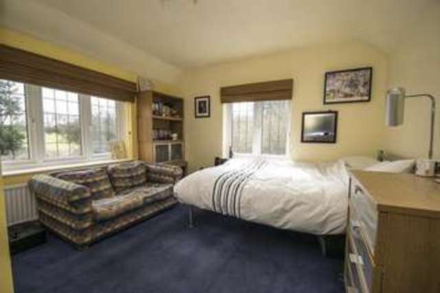  Image of 5 bedroom Detached house for sale in Goffs Hill Crays Pond Reading RG8 at Crays Pond  Reading, RG8 7QD
