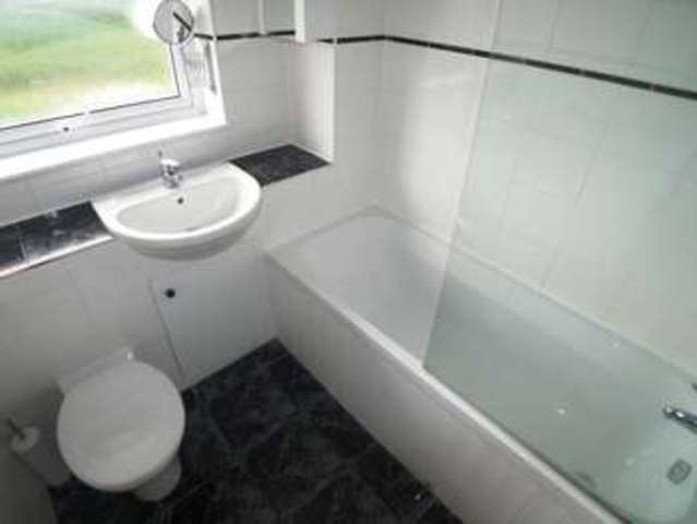  Image of 3 bedroom Maisonette to rent in Crescent Road Sidcup DA15 at Crescent Road  Sidcup, DA15 7HN
