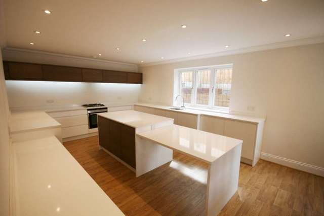  Image of 4 bedroom Detached house for sale in Cromwell Road Warley Brentwood CM14 at Cromwell Road  Brentwood, CM14 5DZ