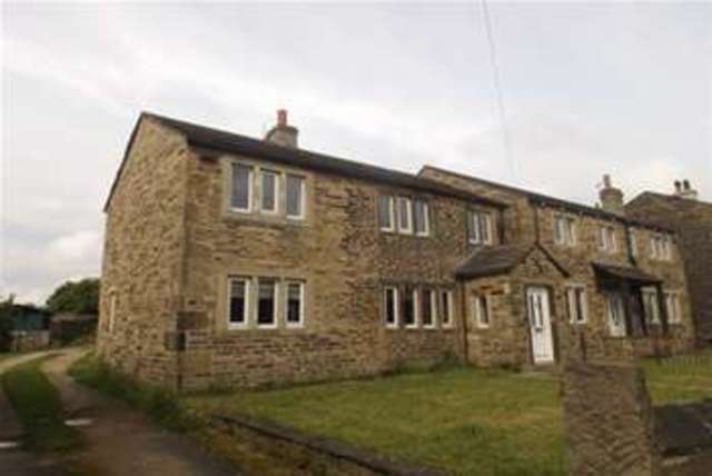  Image of 3 bedroom Detached house to rent in Crosland Hill Road Huddersfield HD4 at Huddersfield, HD4 5NZ