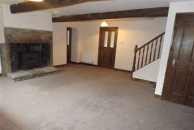  Image of 3 bedroom Detached house to rent in Crosland Hill Road Huddersfield HD4 at Huddersfield, HD4 5NZ