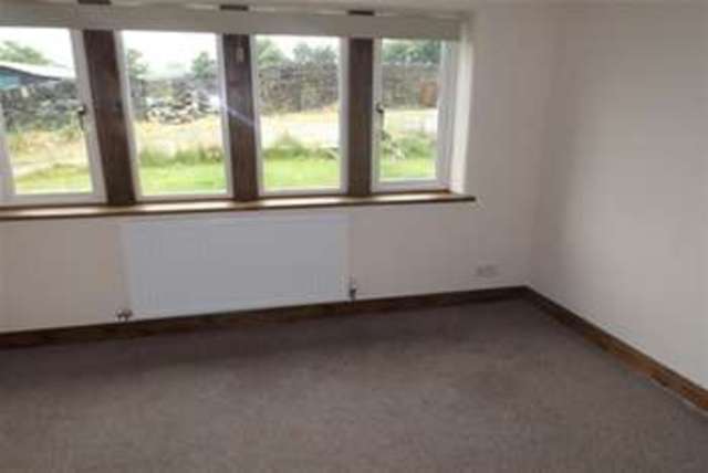  Image of 3 bedroom Detached house to rent in Crosland Hill Road Huddersfield HD4 at Huddersfield, HD4 5NZ