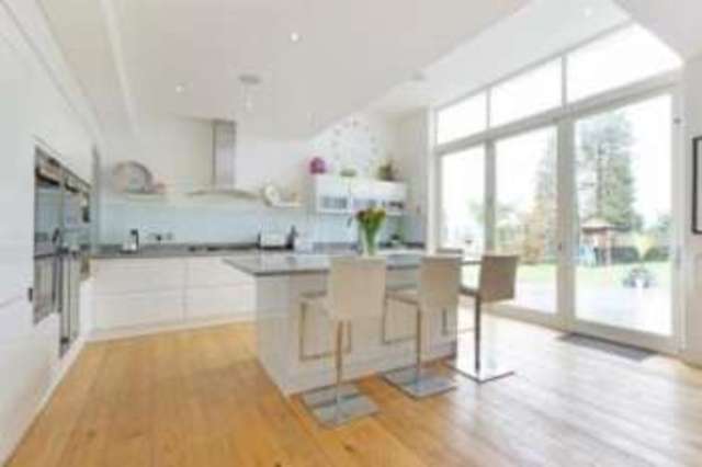  Image of 4 bedroom Detached house for sale in Crossburn Avenue Milngavie Glasgow G62 at Milngavie Glasgow Milngavie, G62 6DS