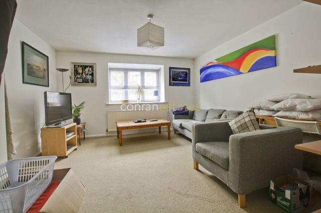  Image of 2 bedroom Flat to rent in Crosslet Vale London SE10 at Crosslet Vale  Greenwich, SE10 8DH