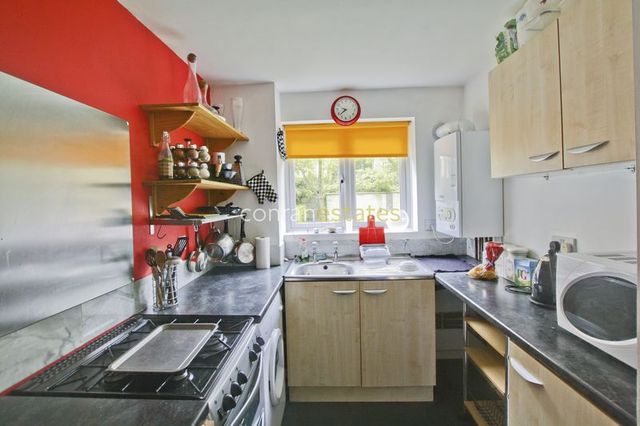 Image of 2 bedroom Flat to rent in Crosslet Vale London SE10 at Crosslet Vale  Greenwich, SE10 8DH