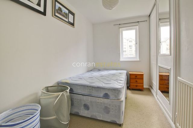  Image of 2 bedroom Flat to rent in Crosslet Vale London SE10 at Crosslet Vale  Greenwich, SE10 8DH