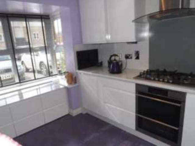  Image of 4 bedroom Terraced house for sale in Crowe Road Bedford MK40 at Bedford Bedfordshire Bedford, MK40 4FQ