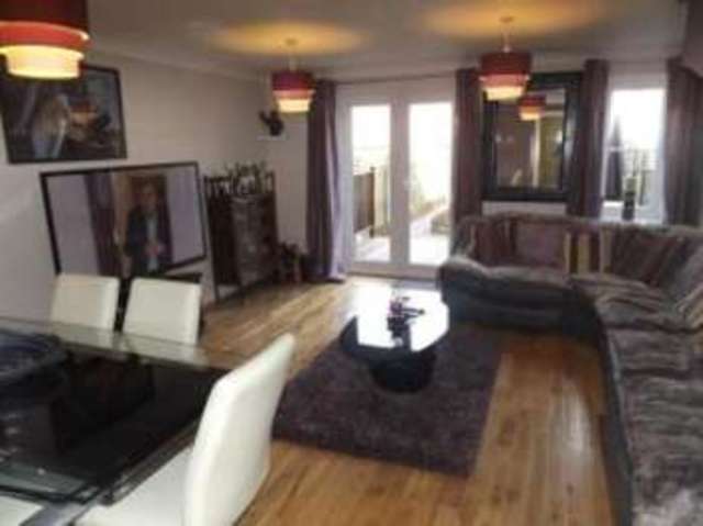  Image of 4 bedroom Terraced house for sale in Crowe Road Bedford MK40 at Bedford Bedfordshire Bedford, MK40 4FQ