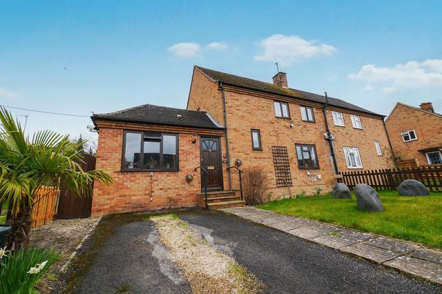  Image of 3 bedroom Semi-Detached house for sale in Park View Crowmarsh Gifford Wallingford OX10 at Park View  Crowmarsh Gifford, OX10 8BJ