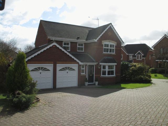  Image of 4 bedroom Detached house for sale in Curlew Way Daventry NN11 at Curlew Way  Daventry, NN11 0XS
