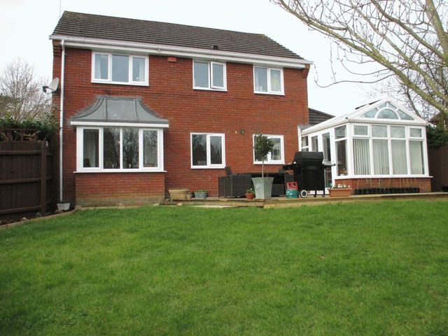  Image of 4 bedroom Detached house for sale in Curlew Way Daventry NN11 at Curlew Way  Daventry, NN11 0XS