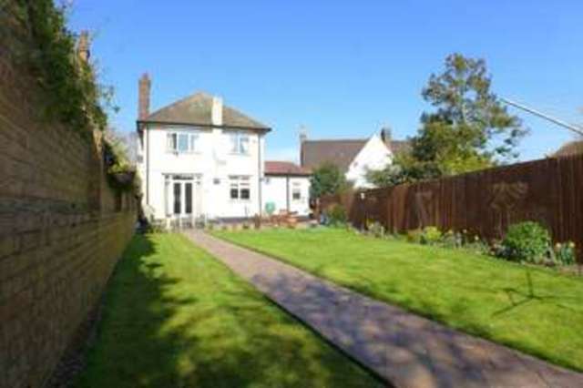  Image of 3 bedroom Detached house for sale in Danson Road Bexley DA5 at Danson Road  Bexley, DA5 1DG