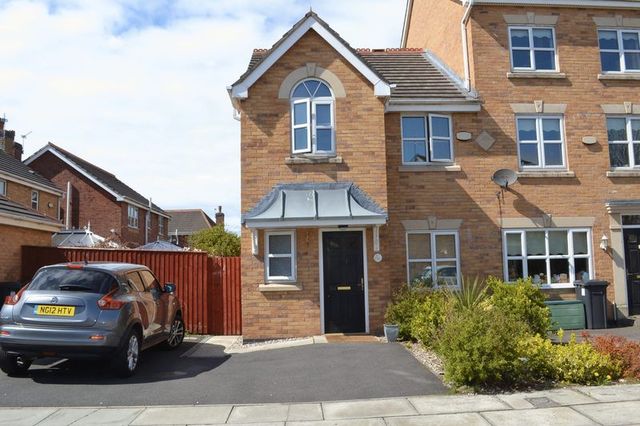 Image of 3 bedroom Terraced house to rent in Dapple Heath Avenue Maghull Liverpool L31 at Dapple Heath Avenue Melling Liverpool, L31 1GA