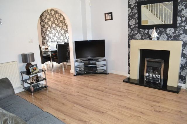  Image of 3 bedroom Terraced house to rent in Dapple Heath Avenue Maghull Liverpool L31 at Dapple Heath Avenue Melling Liverpool, L31 1GA