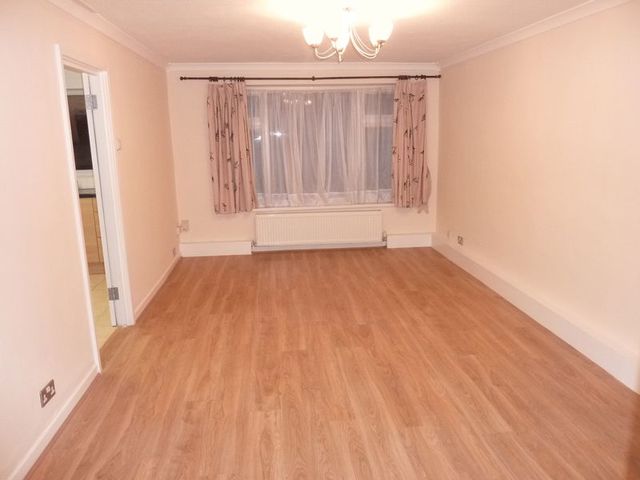  Image of 2 bedroom Flat to rent in Darren Close Ossian Road London N4 at 1 Darren Close, Ossian Road  London, N4 4EF