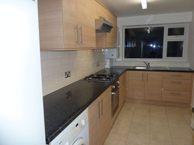  Image of 2 bedroom Flat to rent in Darren Close Ossian Road London N4 at 1 Darren Close, Ossian Road  London, N4 4EF