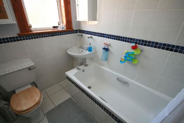  Image of 3 bedroom Terraced house to rent in Deanfield Drive Bo