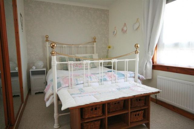  Image of 3 bedroom Terraced house to rent in Deanfield Drive Bo