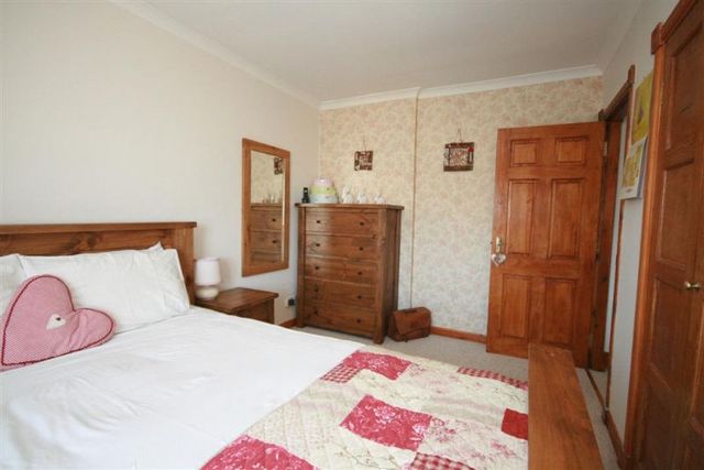  Image of 3 bedroom Terraced house to rent in Deanfield Drive Bo