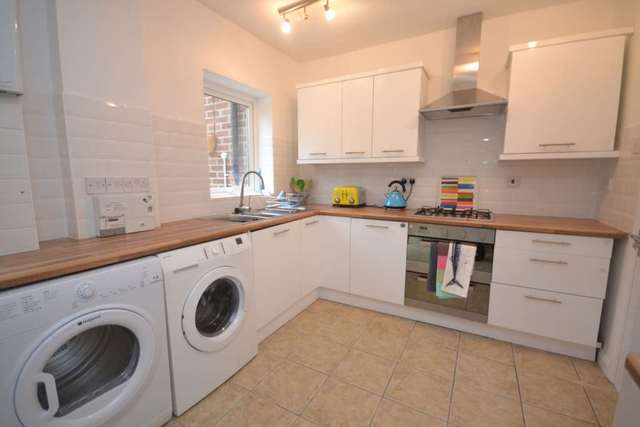  Image of 1 bedroom House Share to rent in Delamere Road Earley Reading RG6 at Delamere Road  Reading, RG6 1AP