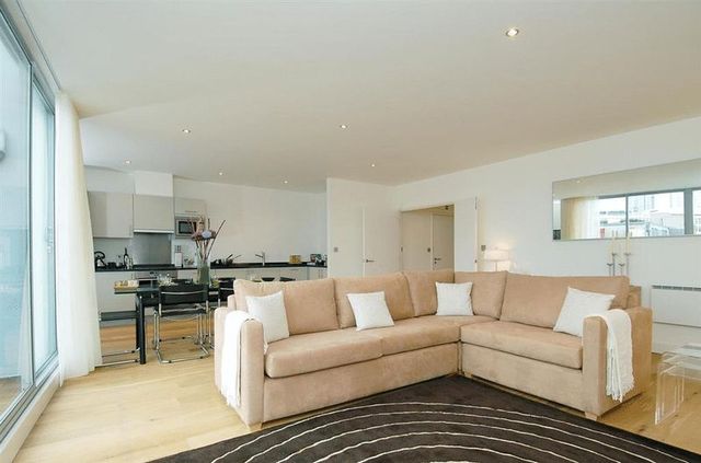  Image of 2 bedroom Flat to rent in Dereham Place London EC2A at Dereham Place  London, EC2A 3HJ