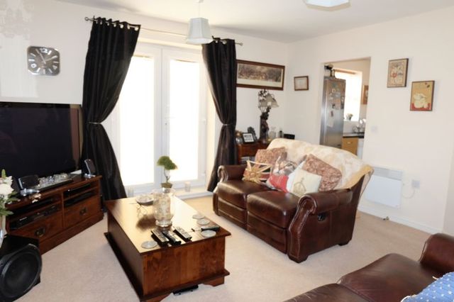  Image of 2 bedroom Flat for sale in Design Close Bromsgrove B60 at Design Close  Bromsgrove, B60 3GS