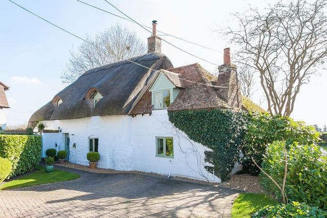  Image of 3 bedroom Detached house for sale in Dinton Dinton Aylesbury HP17 at Dinton Aylesbury, HP17 8UR